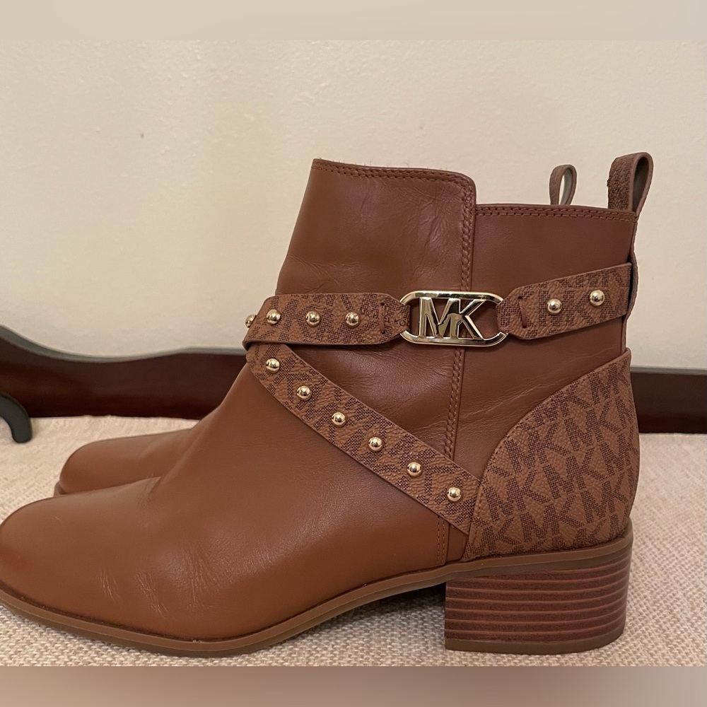 Michael Kors Kincaid Leather Studded Booties  Size 9